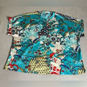 N Natori Women’s Top with Beautiful Print Size Large